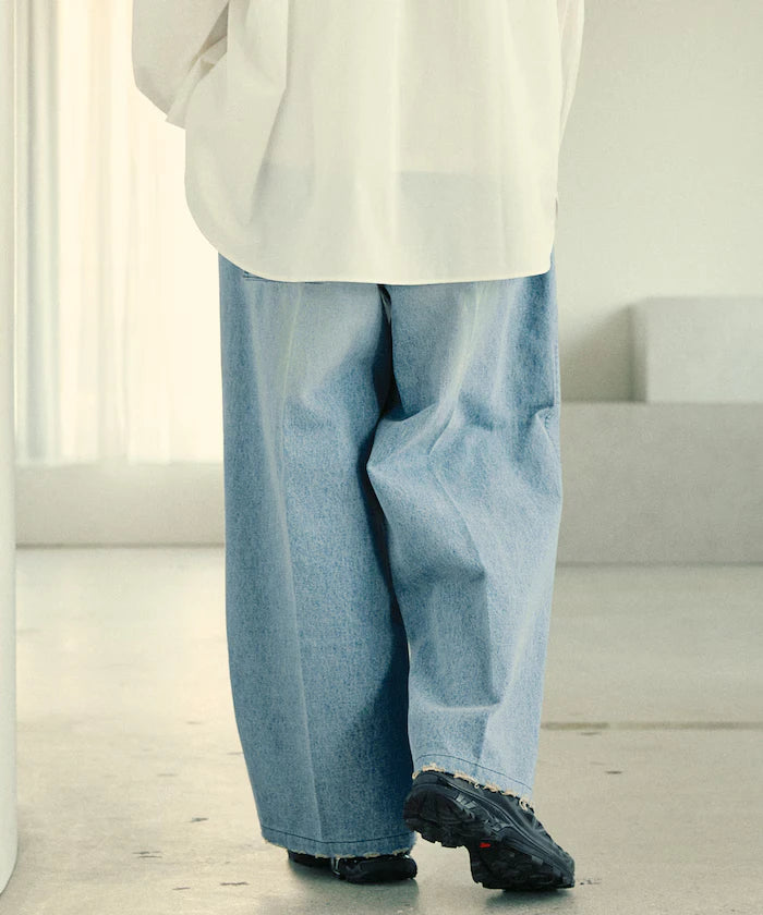 Wide Silhouette Straight Denim