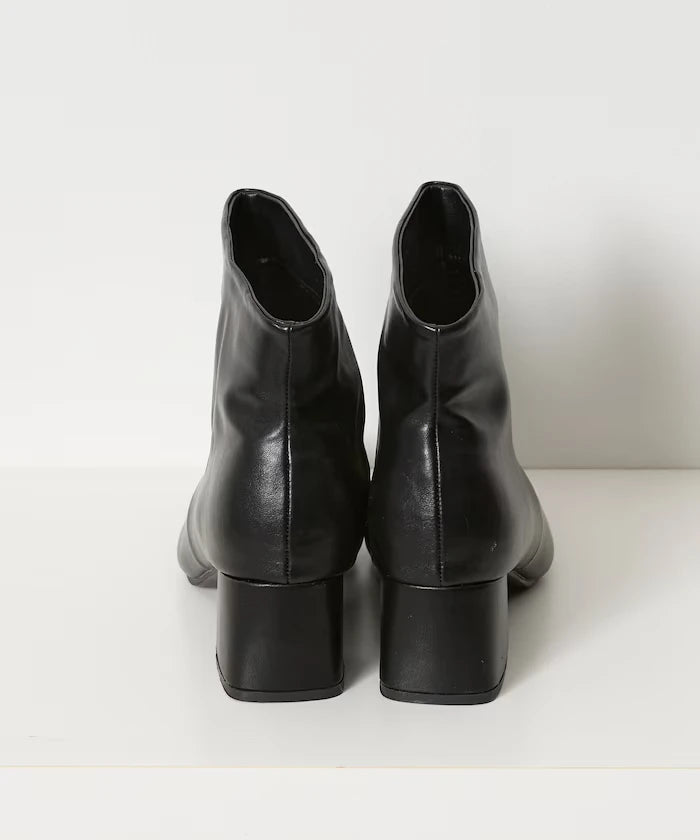 Pointed Toe Short Boots