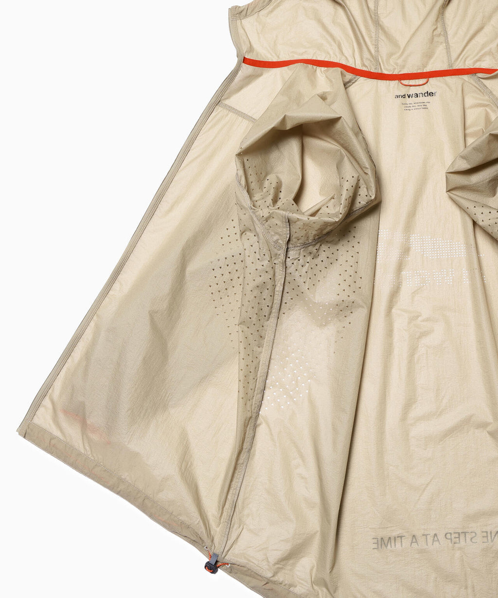 Altra × and wander  ventilation wind jacket