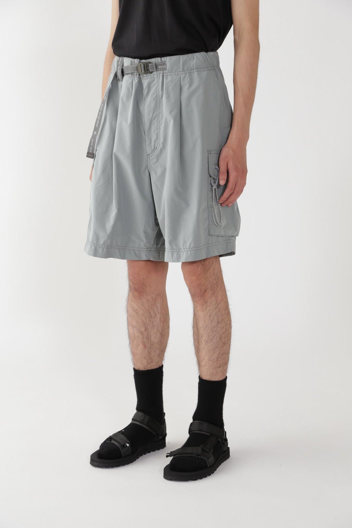 oversized cargo short pants (M)