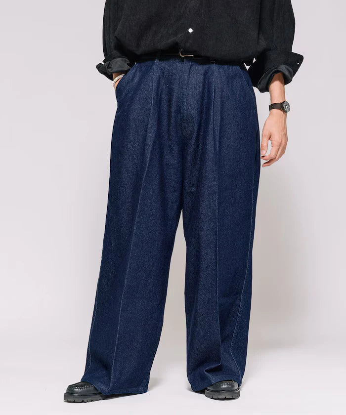 Wide Silhouette Straight Denim