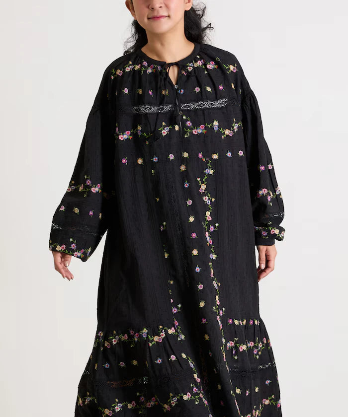 Dobby Floral Embroidery x Lace Dress