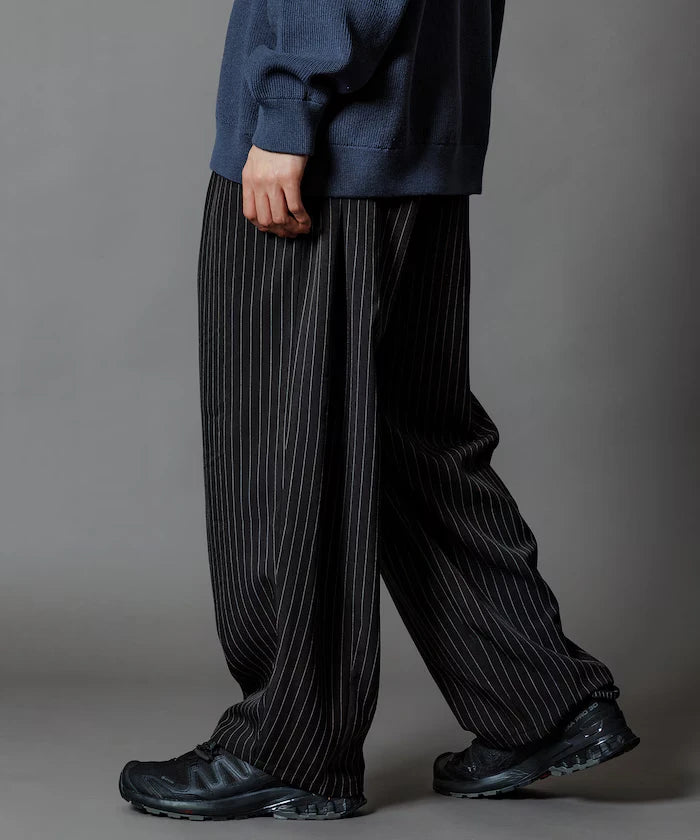 Wide Silhouette Barrel Leg Slacks Pants