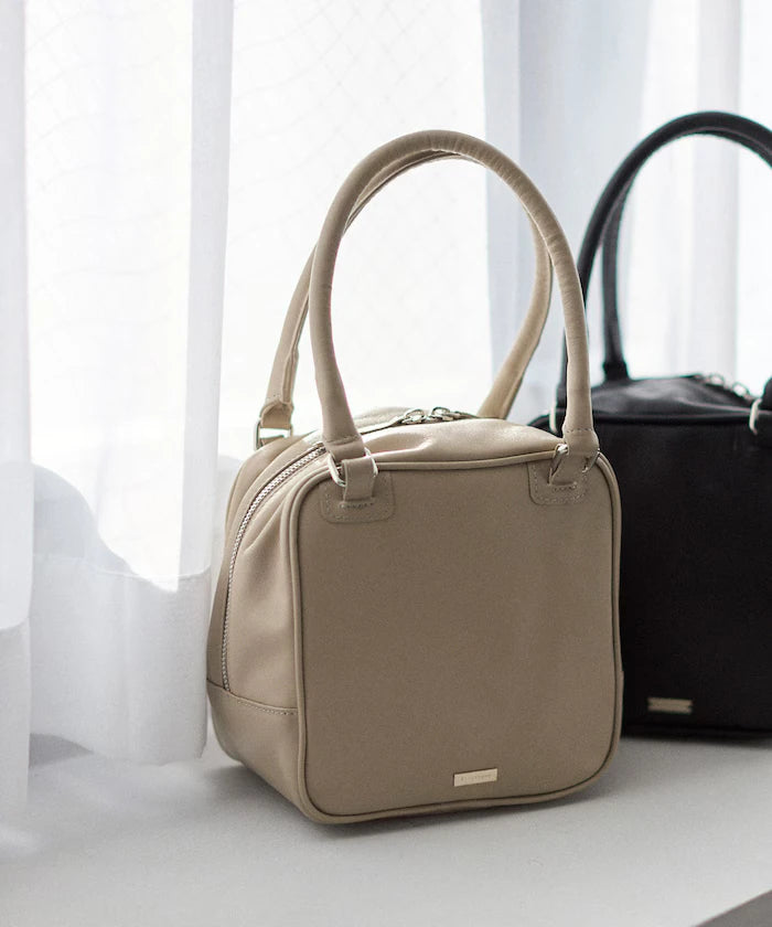 Leather Cubic Boston Bag / Cowhide / Water-Repellent Leather