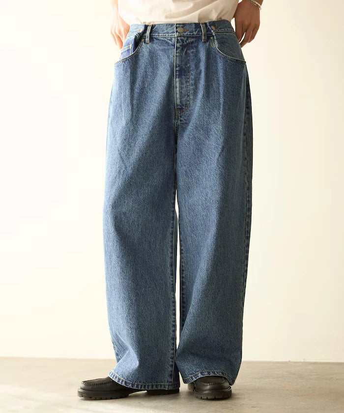 Design Tuck Japan Denim / Wide Silhouette