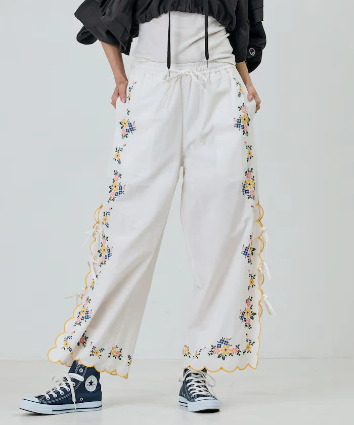 India Scallop Floral Embroidery Pants