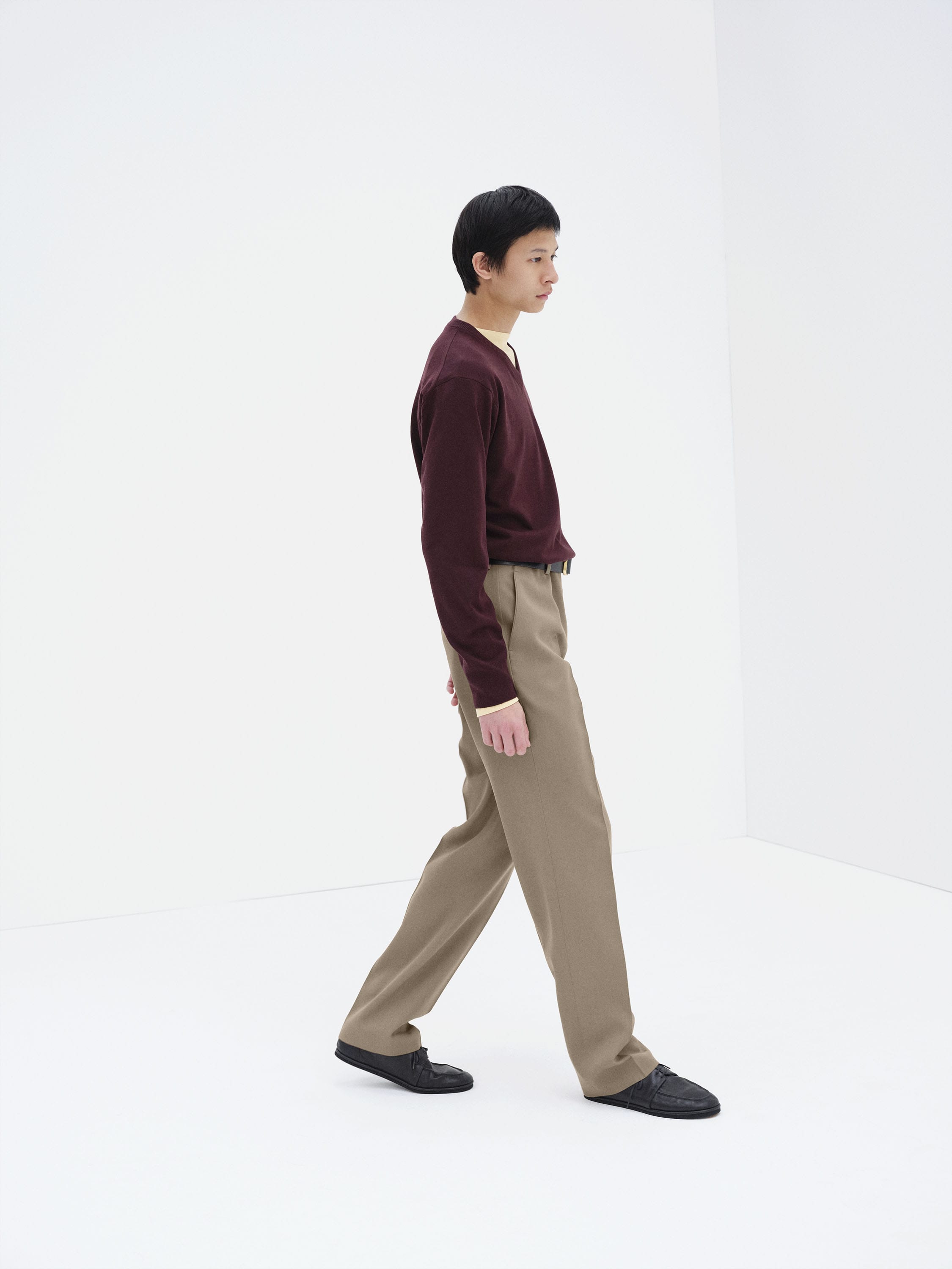 LIGHT WOOL MAX GABARDINE SLACKS