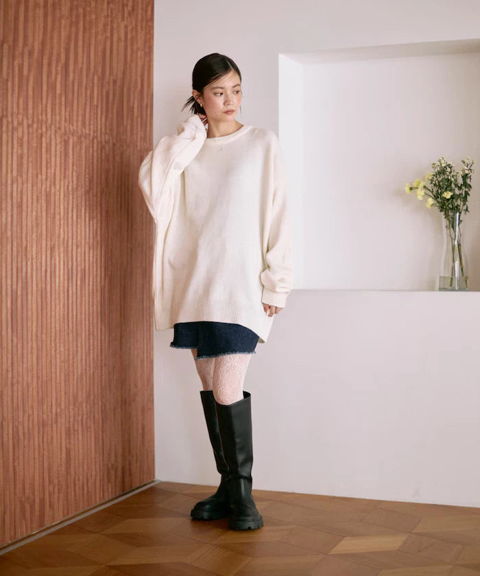 Sweat-like Lettered Knit / Jacquard Knit