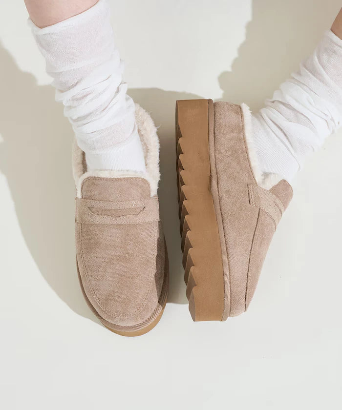 Thick-soled eco-fur loafers
