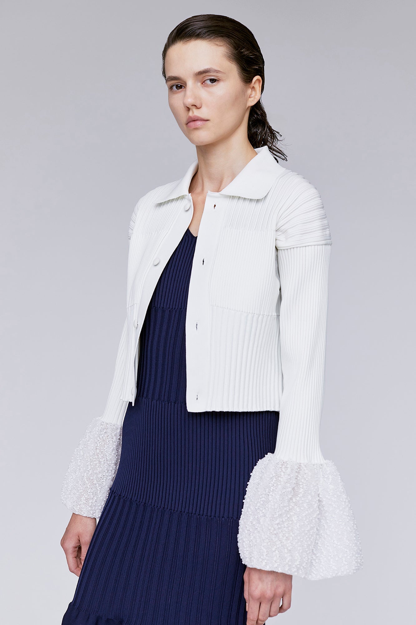 FLUTED ORNAMENT CROPPED SHIRT CARDIGAN