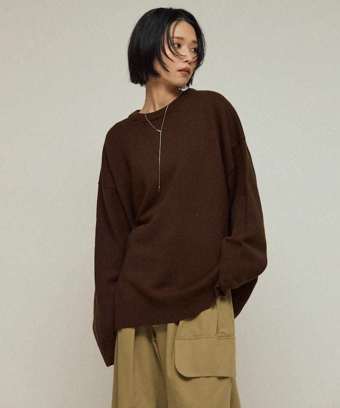 Sweat-like Lettered Knit / Jacquard Knit