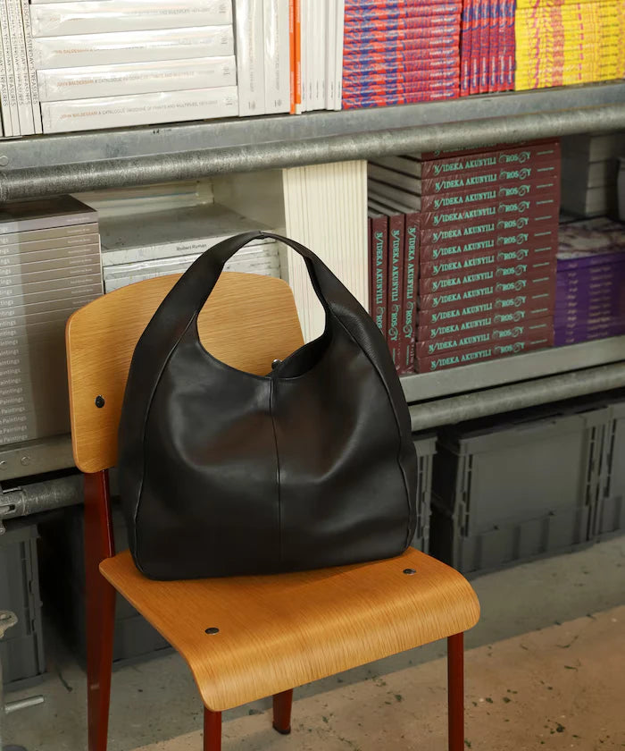 Leather Handbag / One Handle Handbag / Cowhide / Water-Repellent Leather / A4 Compatible