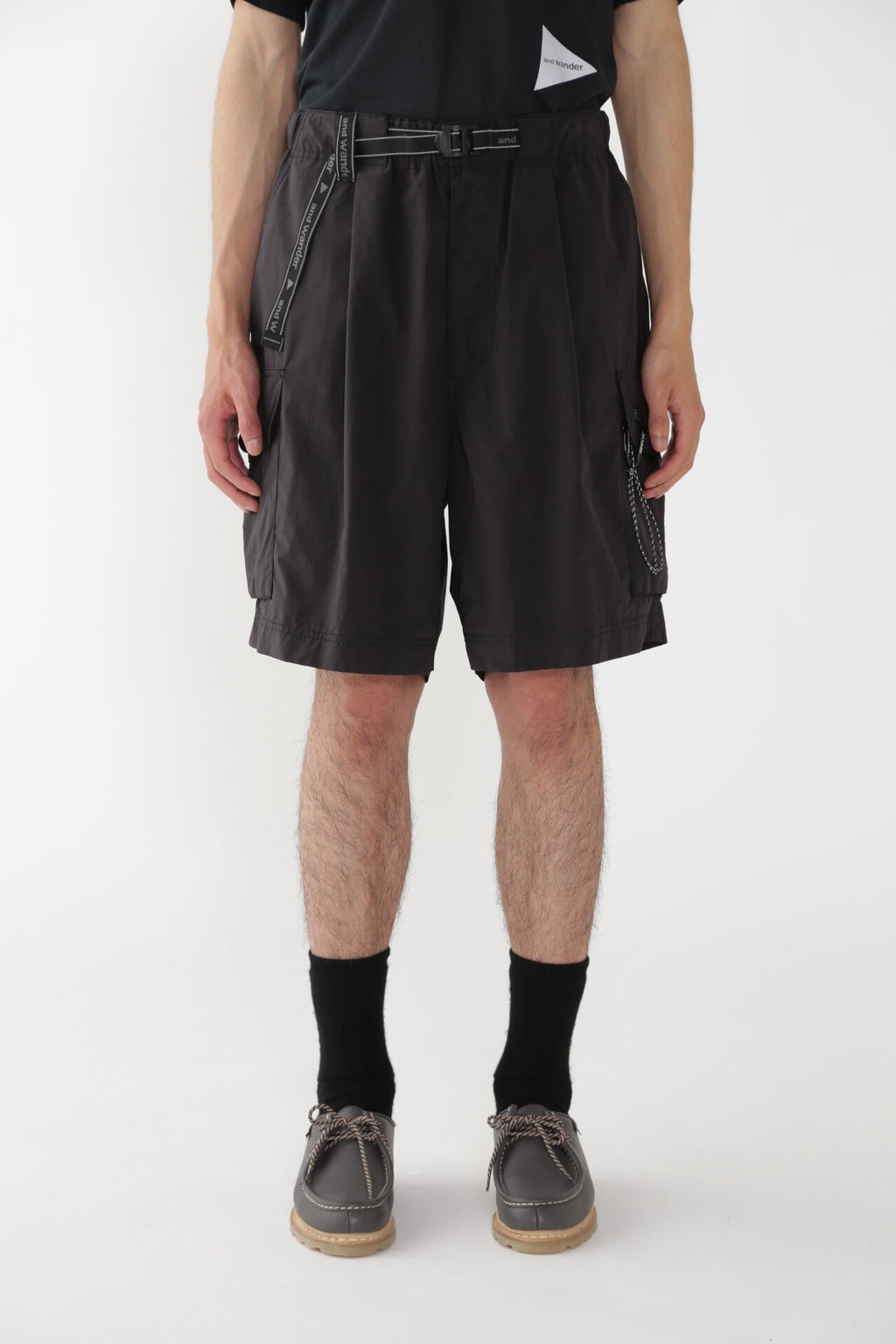 oversized cargo short pants (M)