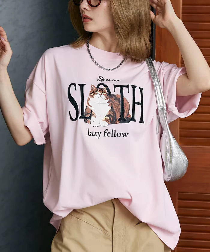 <Functional Material> SLOTH Embroidered Cat T-Shirt Limited Edition
