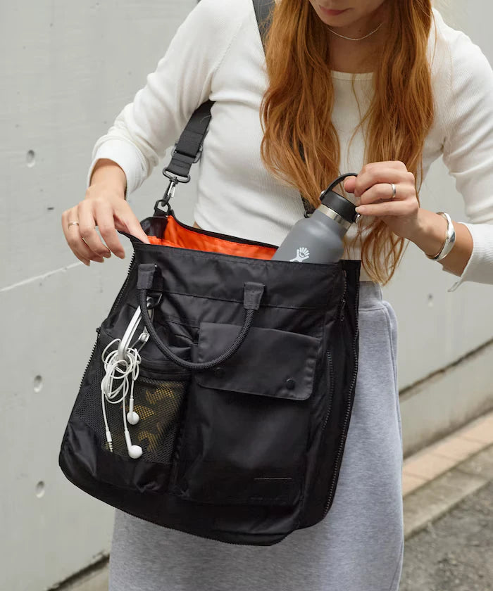 EXPANDER HELMET TOTE BAG