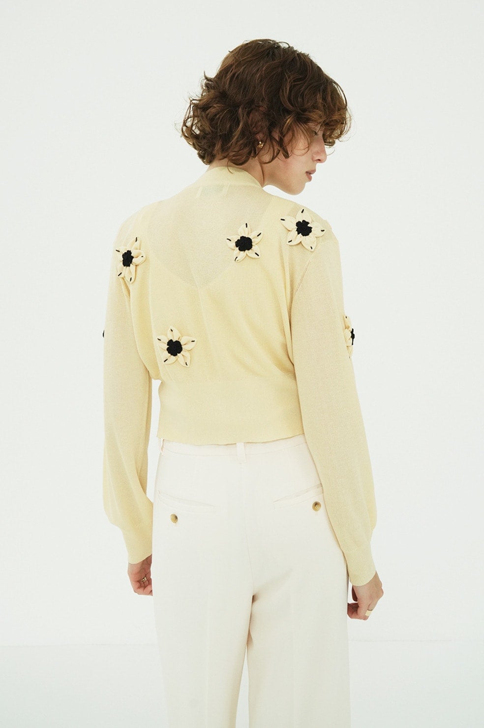 FLOWER MOTIF KNIT CARDIGAN