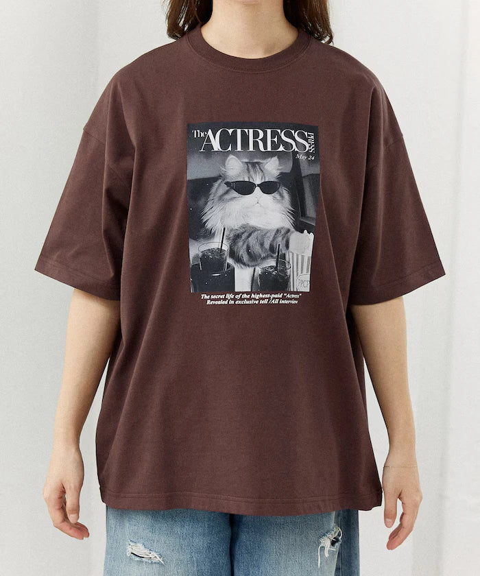 <Functional Material> MAGAZINE Cat Photo T-Shirt Limited Release