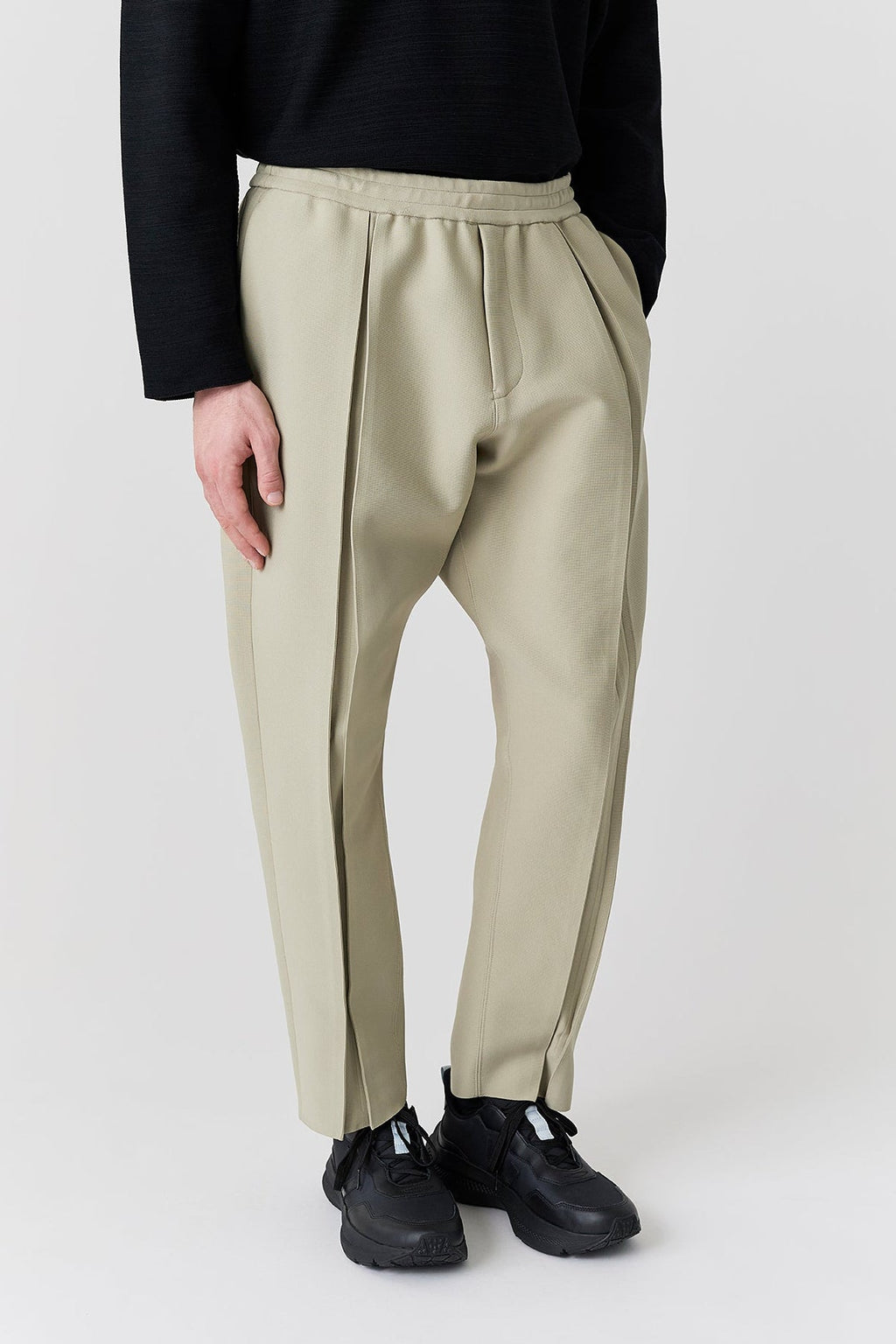 WEDGED TAPERED PANTS