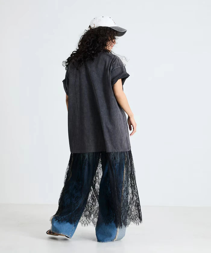 T-shirt lace docking one-piece