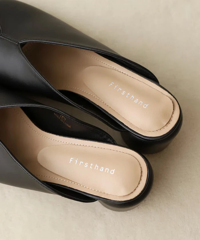 Open-toe slit sandals
