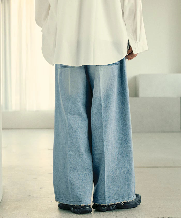 Wide Silhouette Straight Denim
