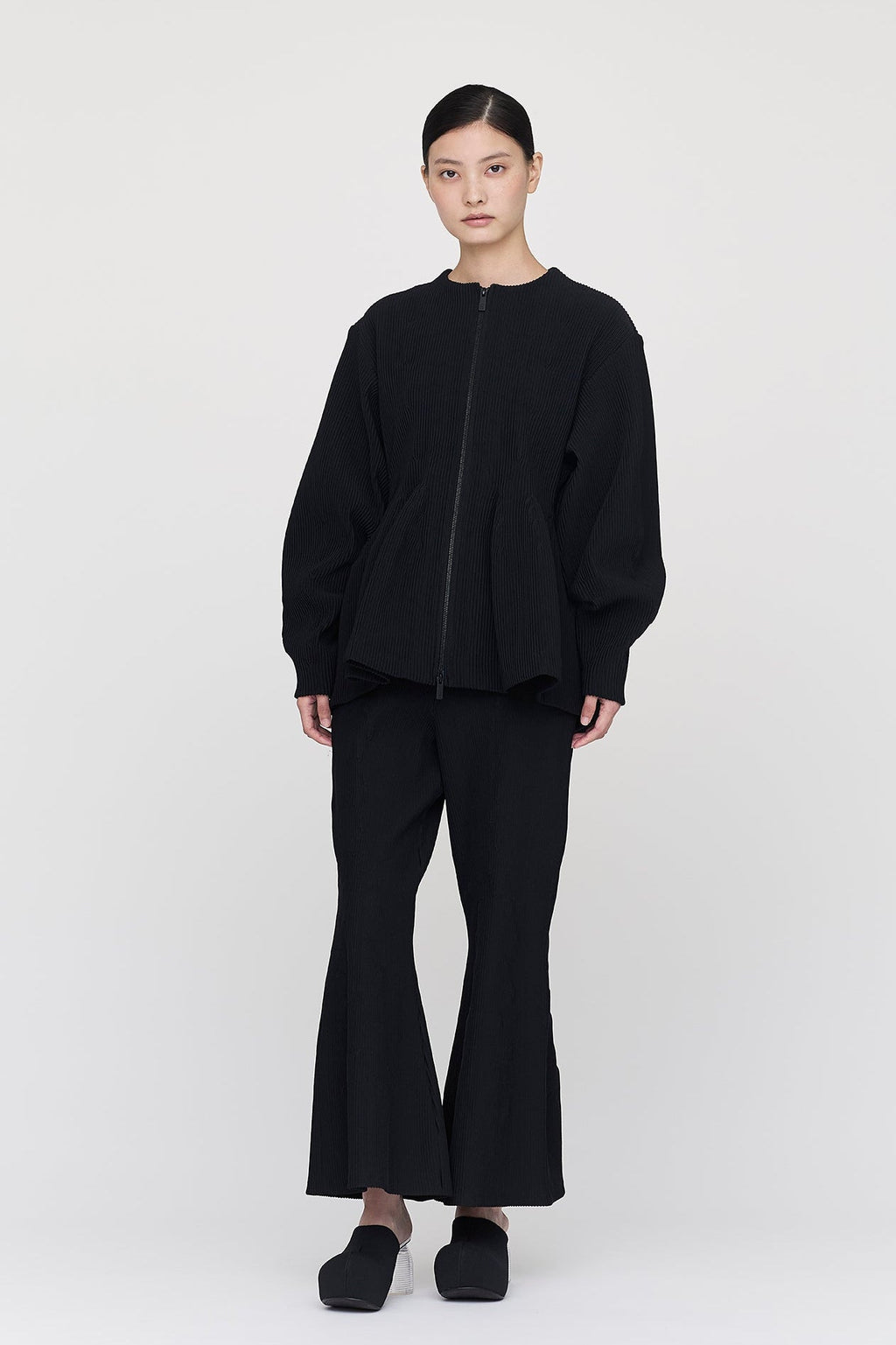 SOFT HYPHA TIGHT FLARE PANTS