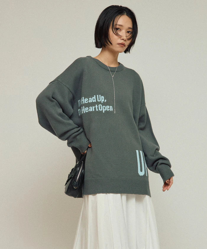 Sweat-like Lettered Knit / Jacquard Knit