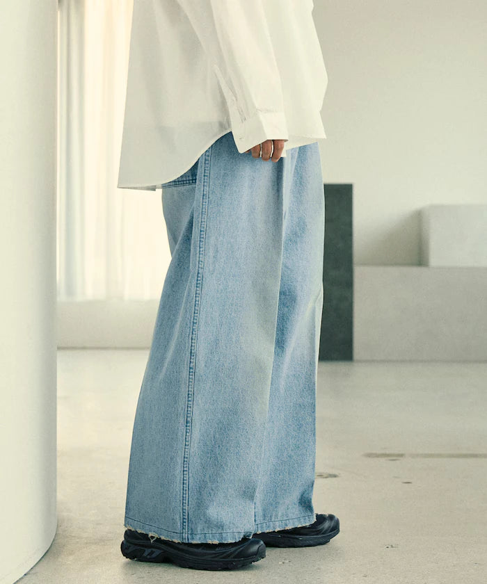 Wide Silhouette Straight Denim