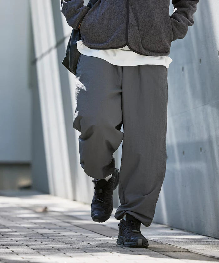 Wide Straight Nylon Track Pants / Tapered Silhouette Easy Nylon Pants