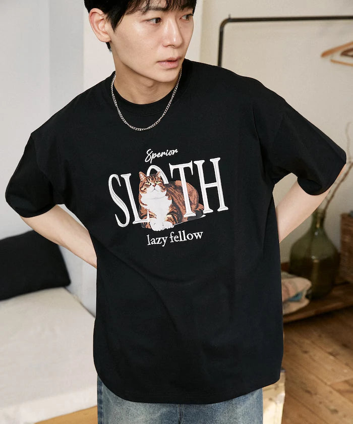 <Functional Material> SLOTH Embroidered Cat T-Shirt Limited Edition
