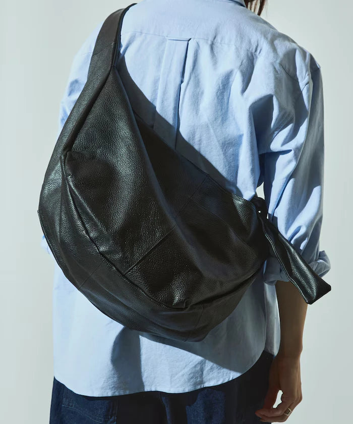 Leather Banana Big Shoulder Bag / Leather Banana Big Shoulder / Messenger Bag / Cowhide / Water-Repellent Leather