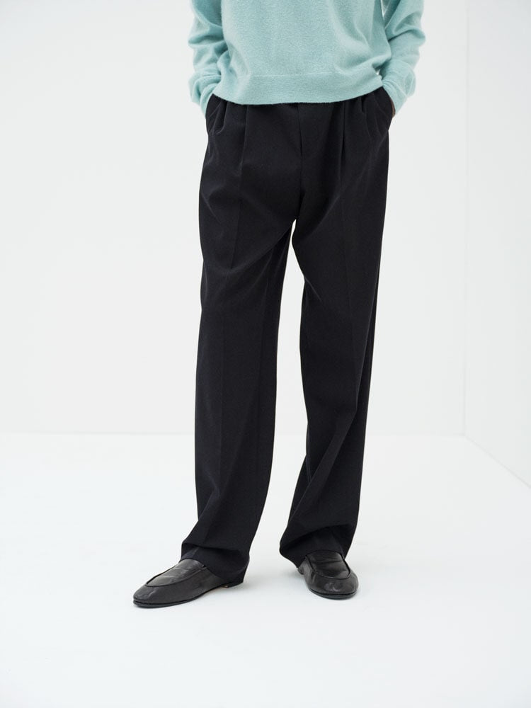 LIGHT WOOL MAX GABARDINE TWO-TUCK SLACKS