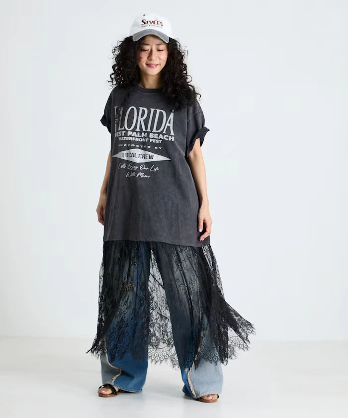 T-shirt lace docking one-piece