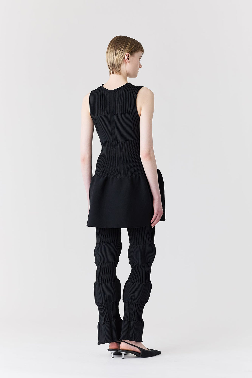 SOFT FLUTED SLEEVELESS TOP