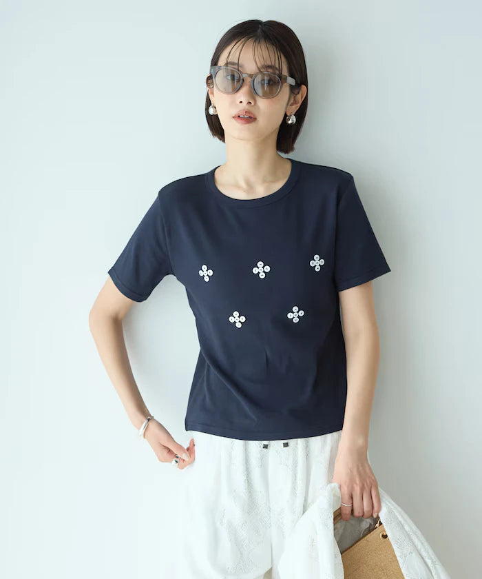 Shell Button Flower Motif Cotton Modal T-Shirt