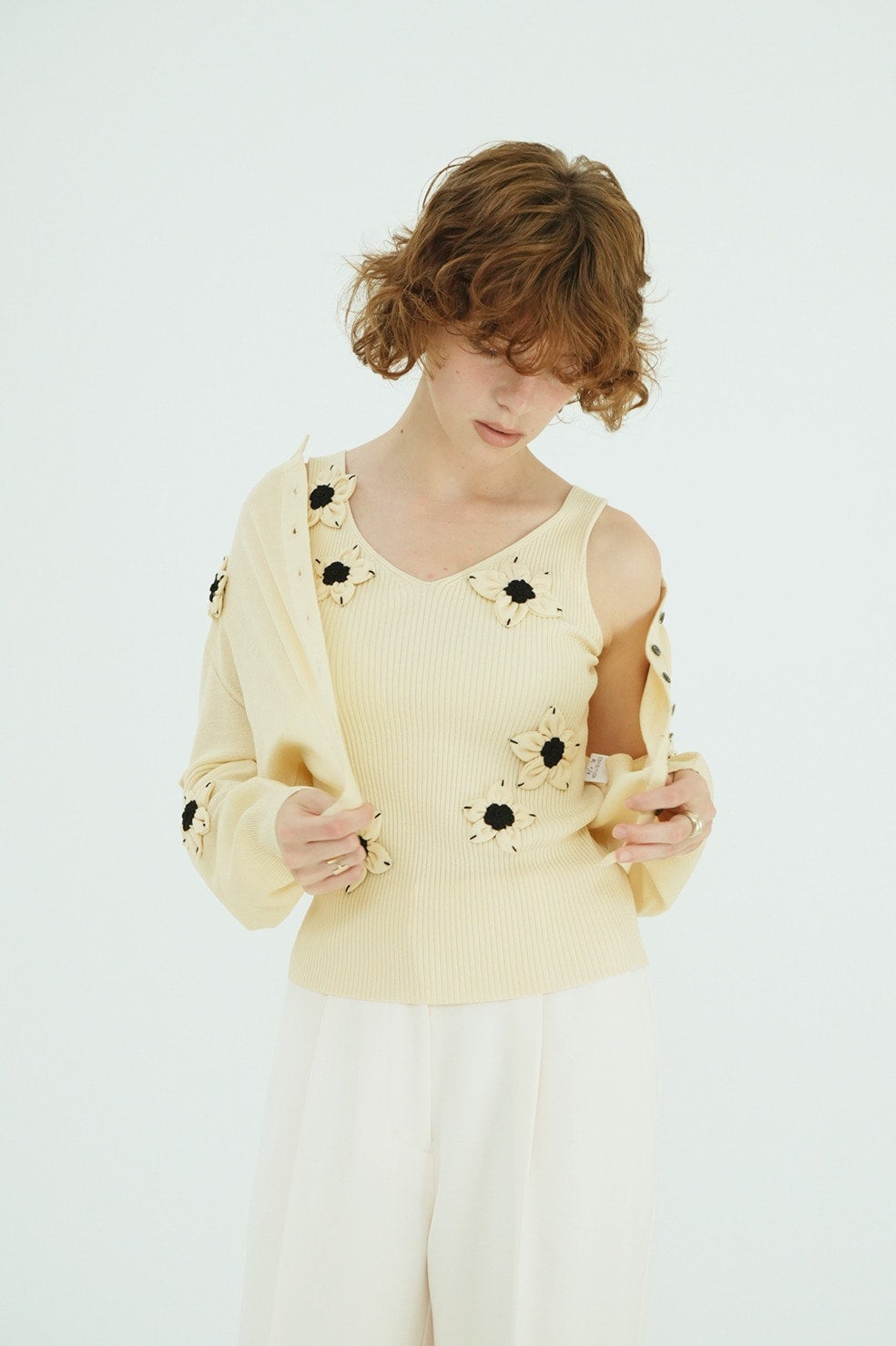 FLOWER MOTIF CAMI KNIT TOPS
