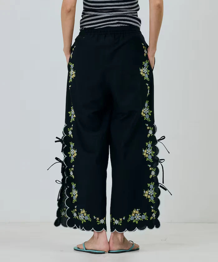 India Scallop Floral Embroidery Pants