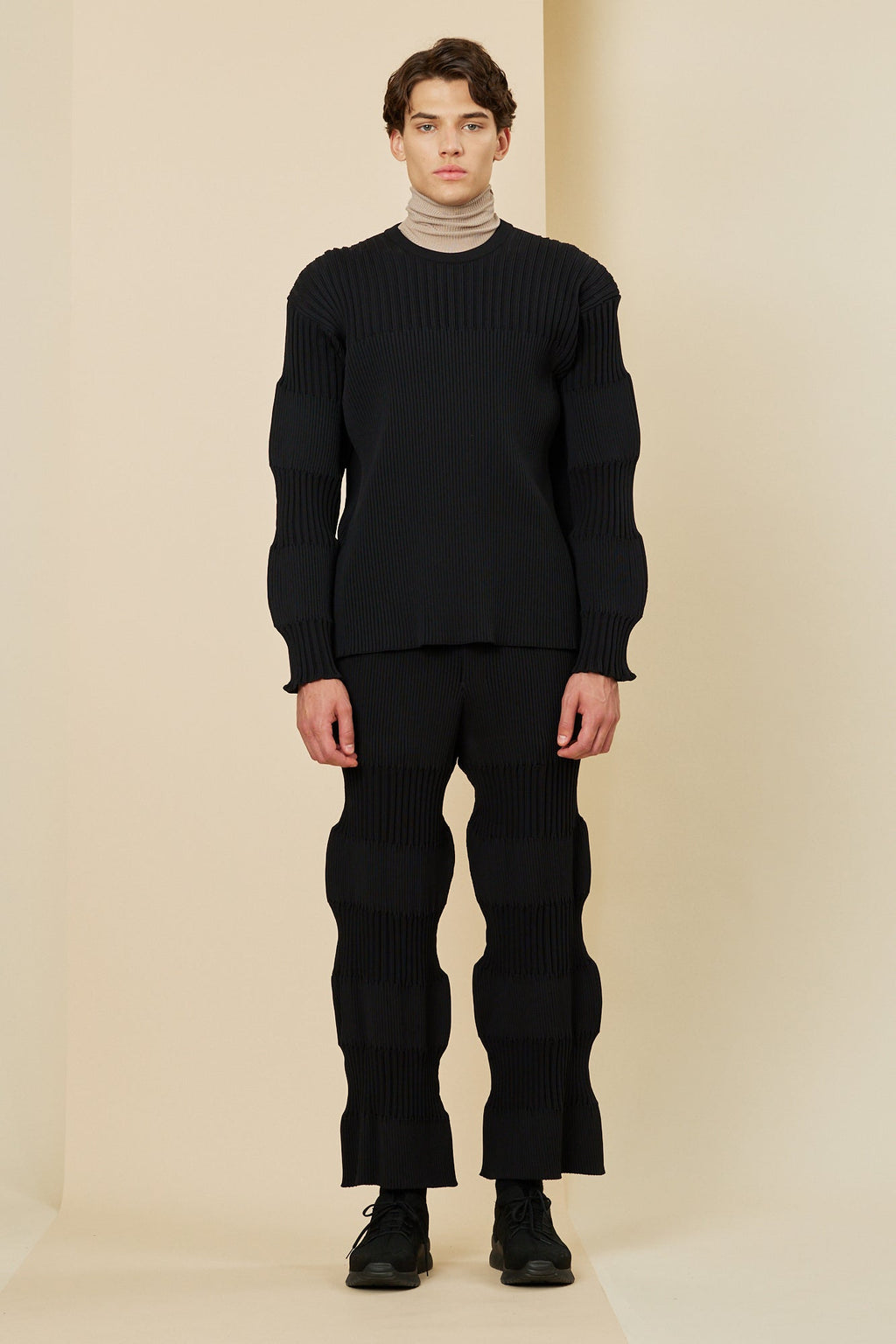 FLUTED PULLOVER