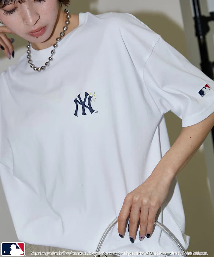 MLB One-Point Flower Embroidery T-Shirt