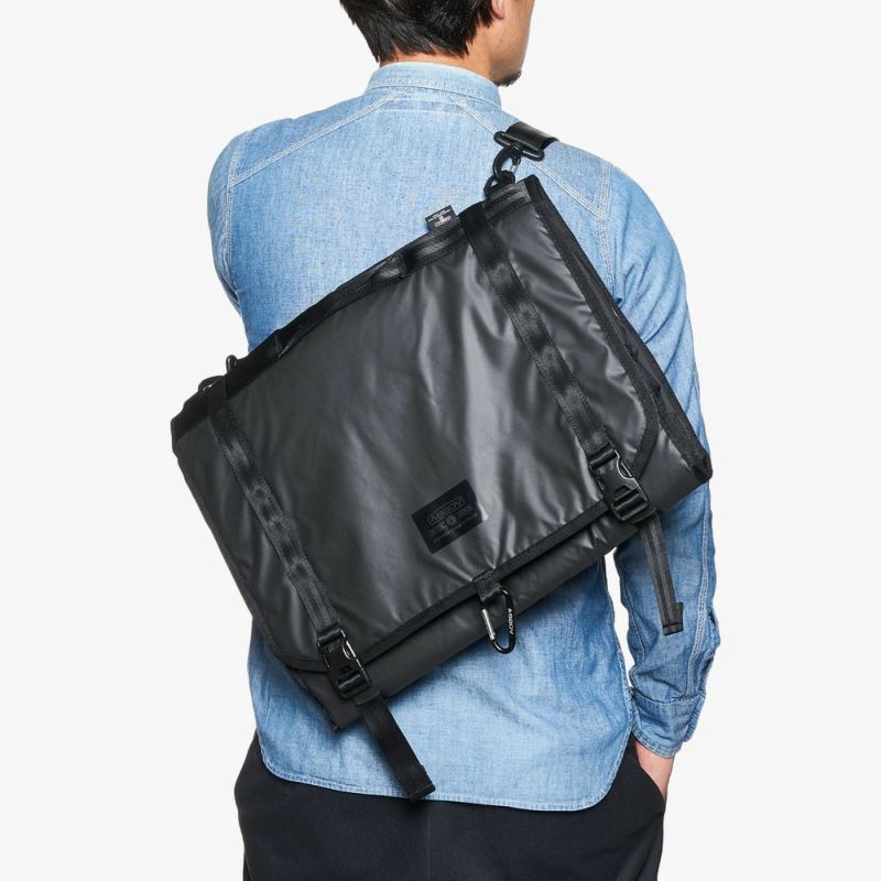 TRAVEL SERIES TRAVEL SHOULDER