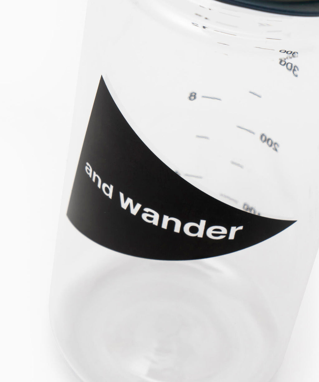 and wander logo bottle 500