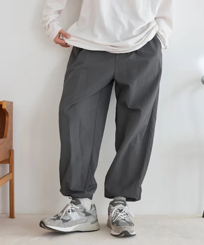 Wide Straight Nylon Track Pants / Tapered Silhouette Easy Nylon Pants