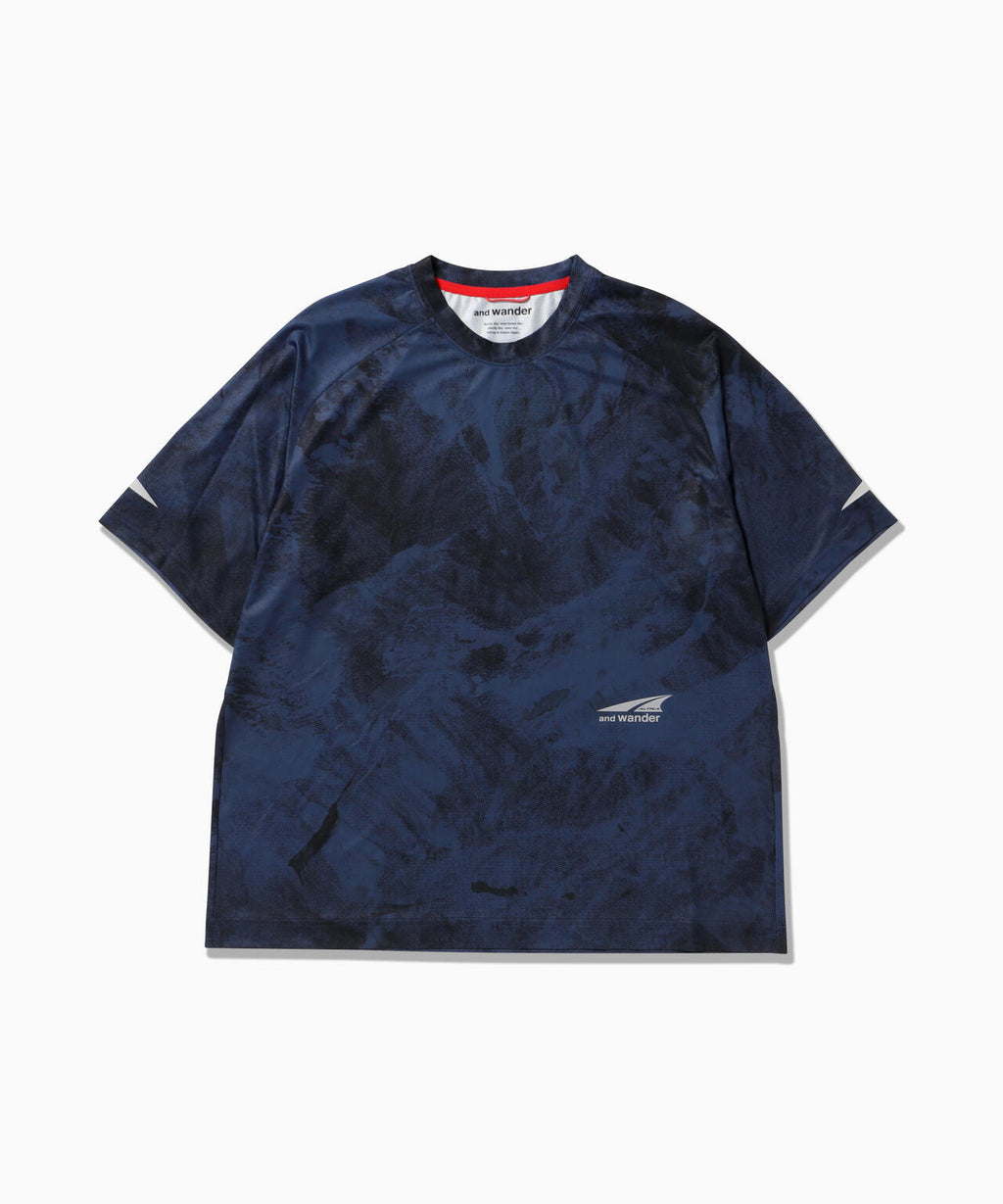 Altra × and wander  graphic SS T