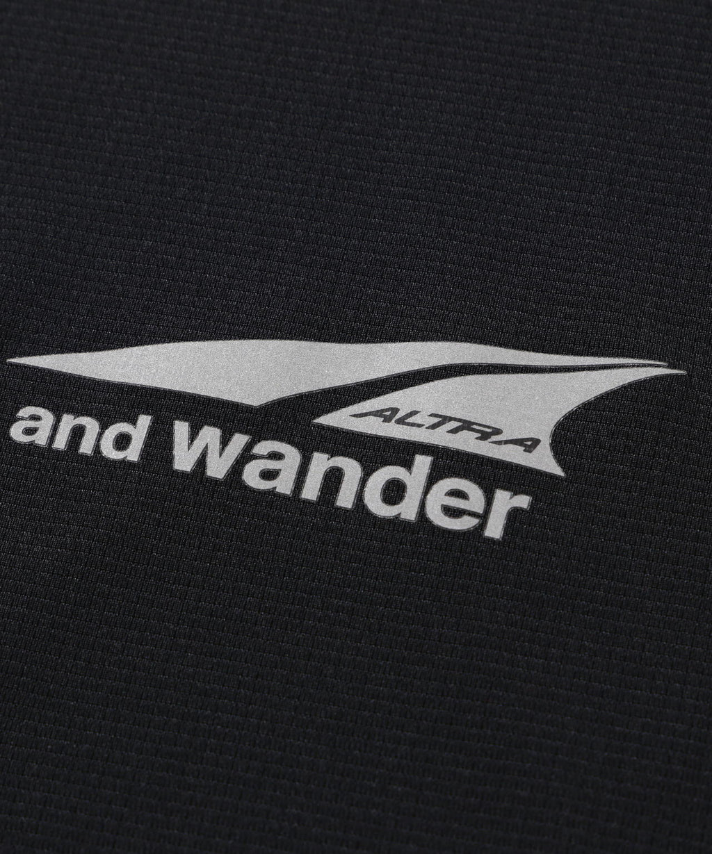 Altra × and wander  SS T