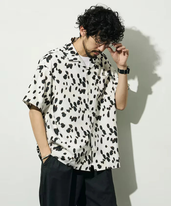 Open Collar Pattern Short Sleeve Shirt