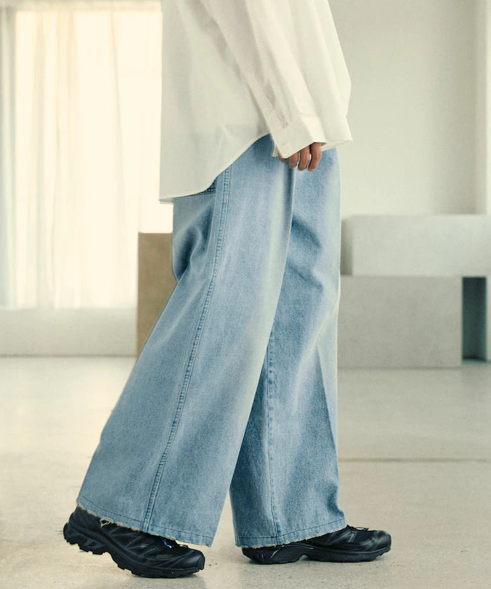 Wide Silhouette Straight Denim