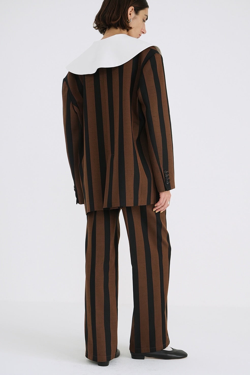 STRIPE CENTER CLEASE STRAIGHT PANTS