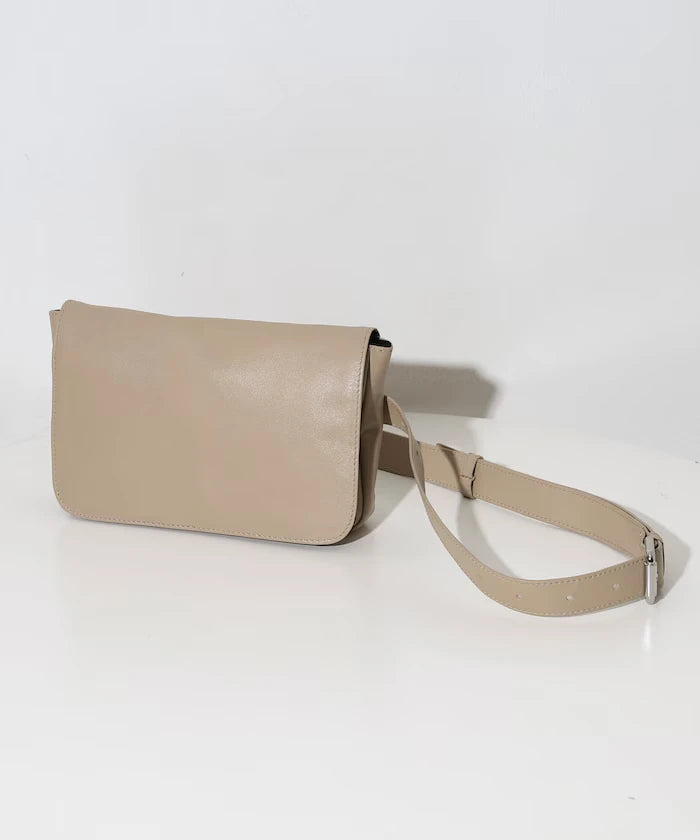 Leather Waist Pouch / Cowhide / Water-Repellent Leather