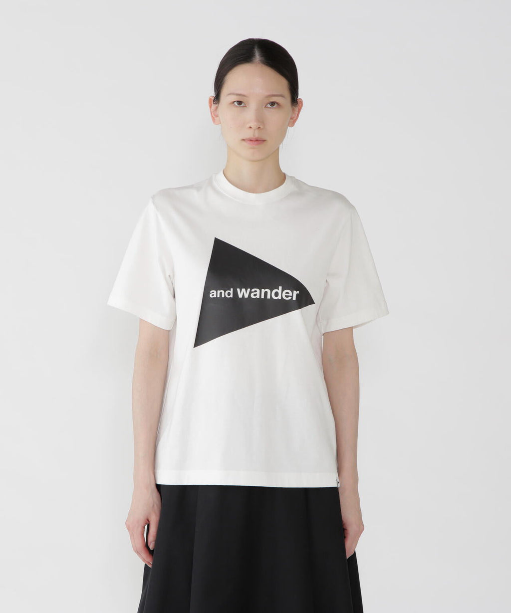 and wander logo SS T