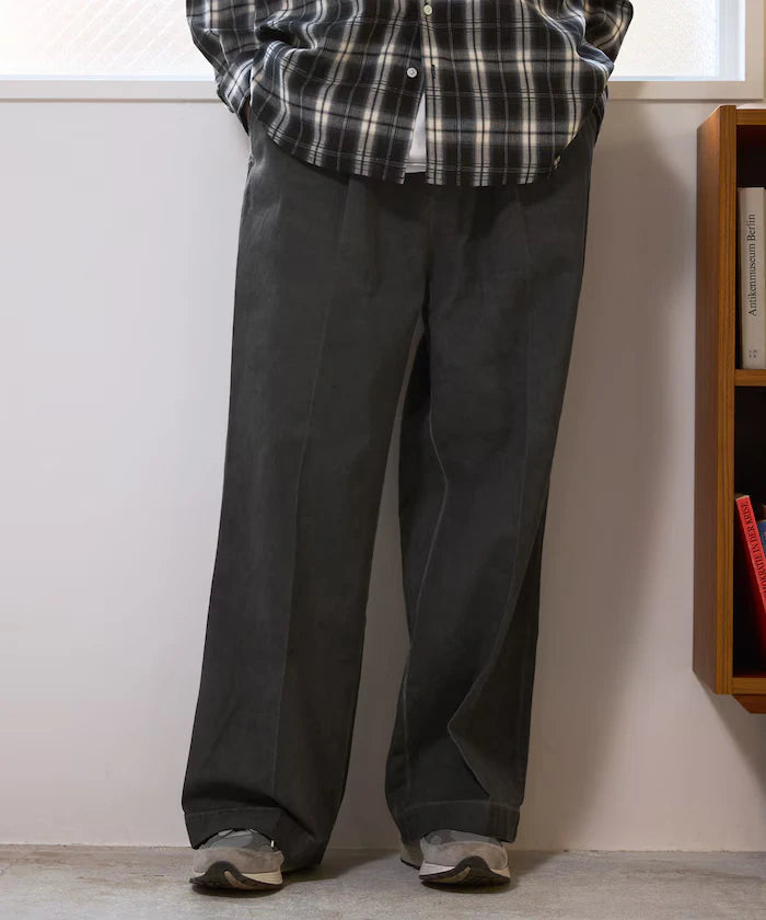 Fade processing cotton tuck wide pants